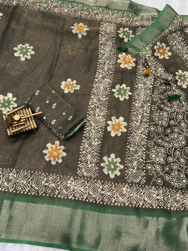 Caliph Fashion Presents - Chand Bahar Design Saree🌙✨ - Image 7